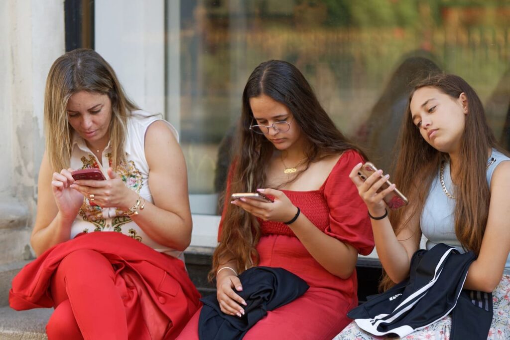 Como Ganhar Dinheiro na Internet Pelo Celular Assistindo Vídeos?
